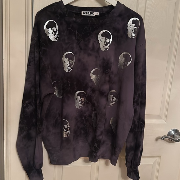 ⭐️Host Pick ⭐️ CHRLDR Skull Crewneck Sweatshirt - Picture 2 of 5